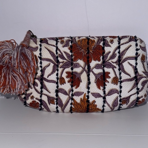 Universal threads pouch - Picture 2 of 5